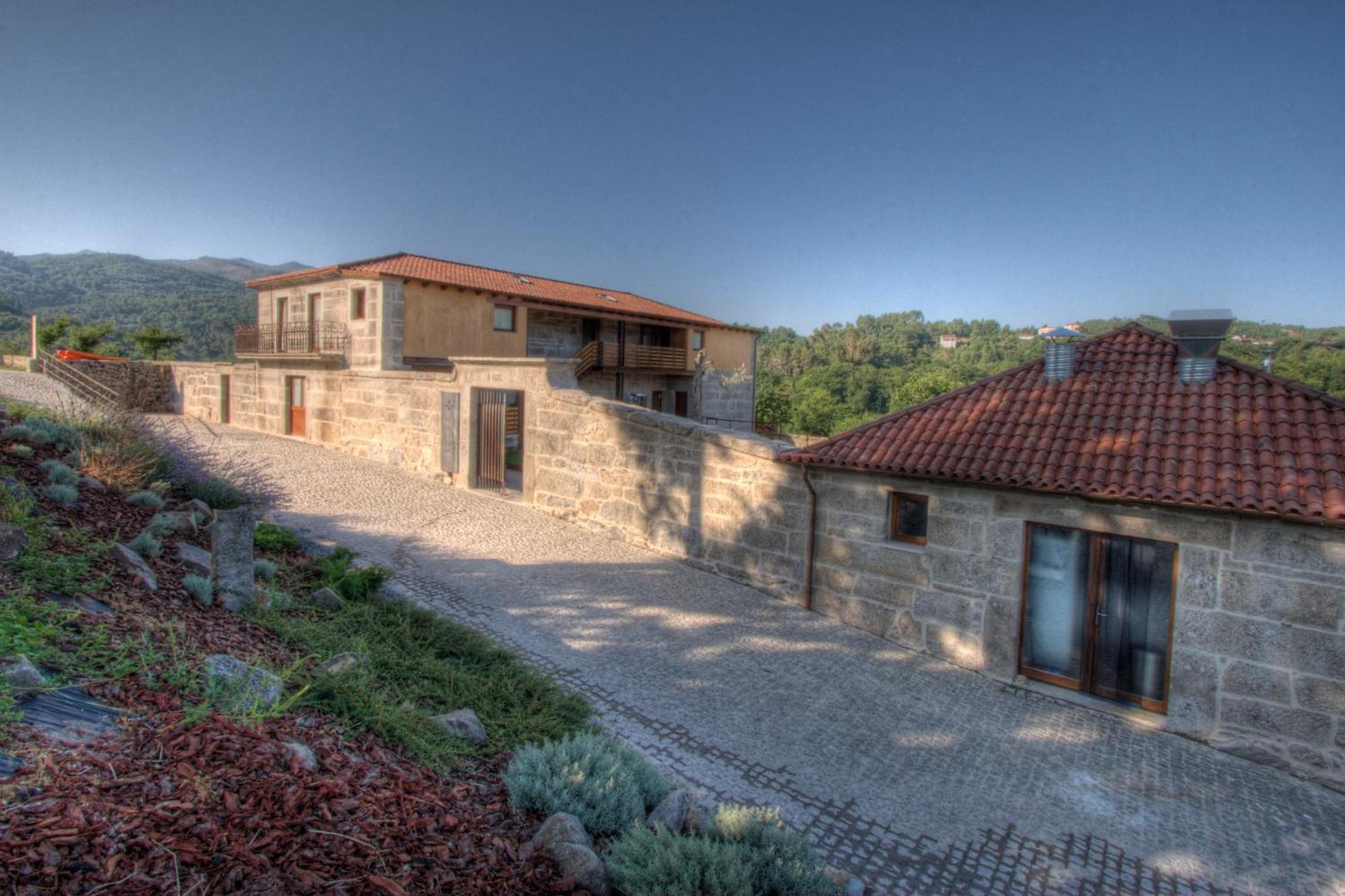 Casa Da Feira Guest House Lobios Bagian luar foto